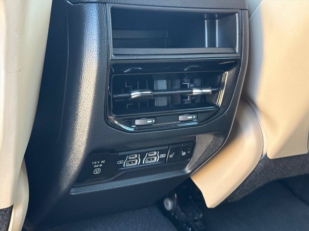 Used 2024 Jeep Grand Cherokee Limited AWD/4WD image 11