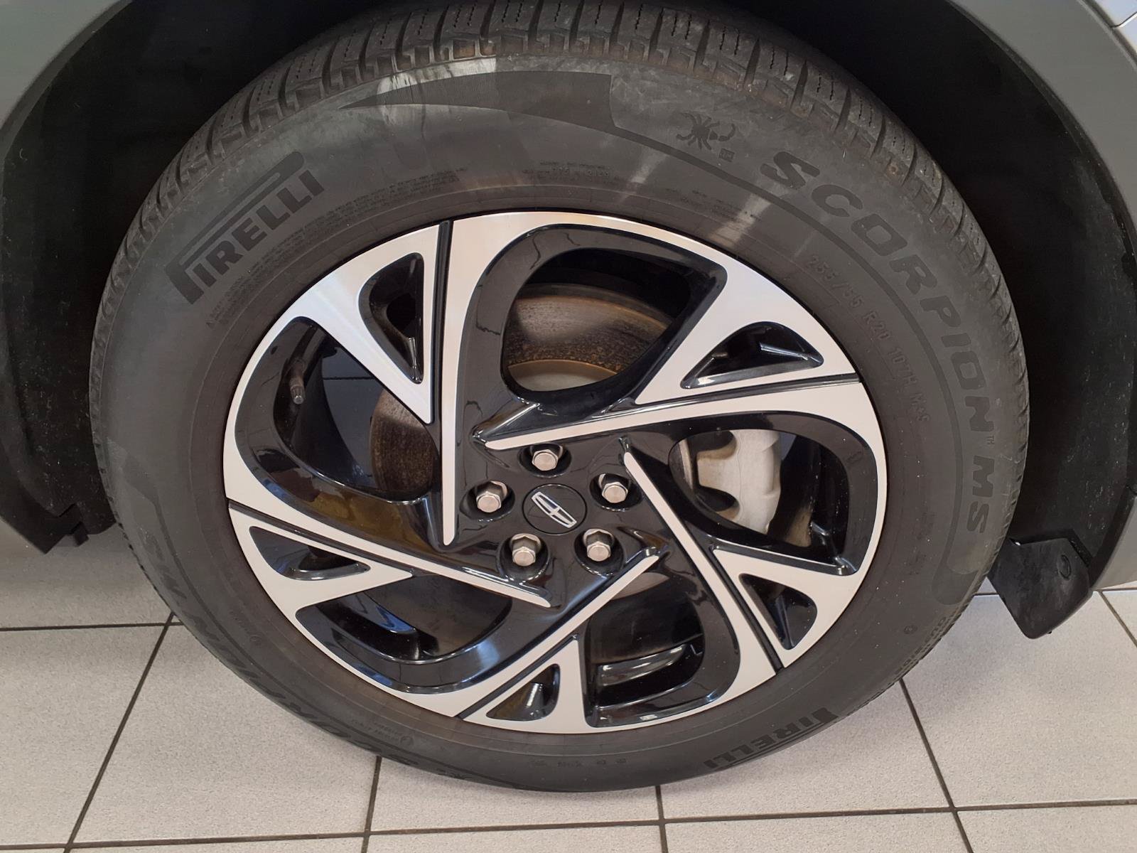 Used 2024 Lincoln Nautilus Premier w/ Jet Appearance Package AWD/4WD image 8