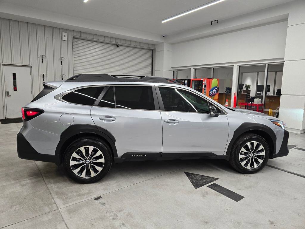 Used 2025 Subaru Outback Limited XT w/ Popular Package #2 image 7