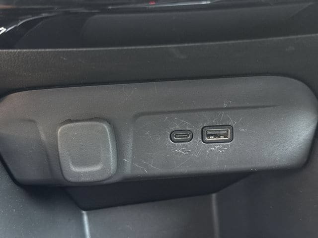Used 2025 Chevrolet Trax LT FWD image 22