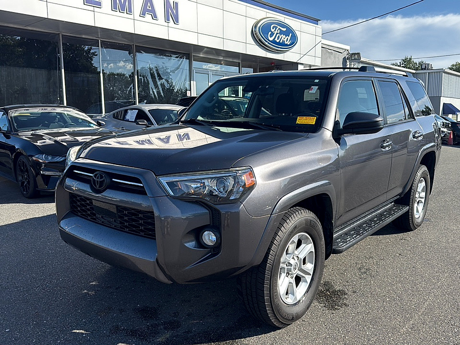 Used 2020 Toyota 4Runner SR5 w/ Wilderness Package AWD/4WD image 2
