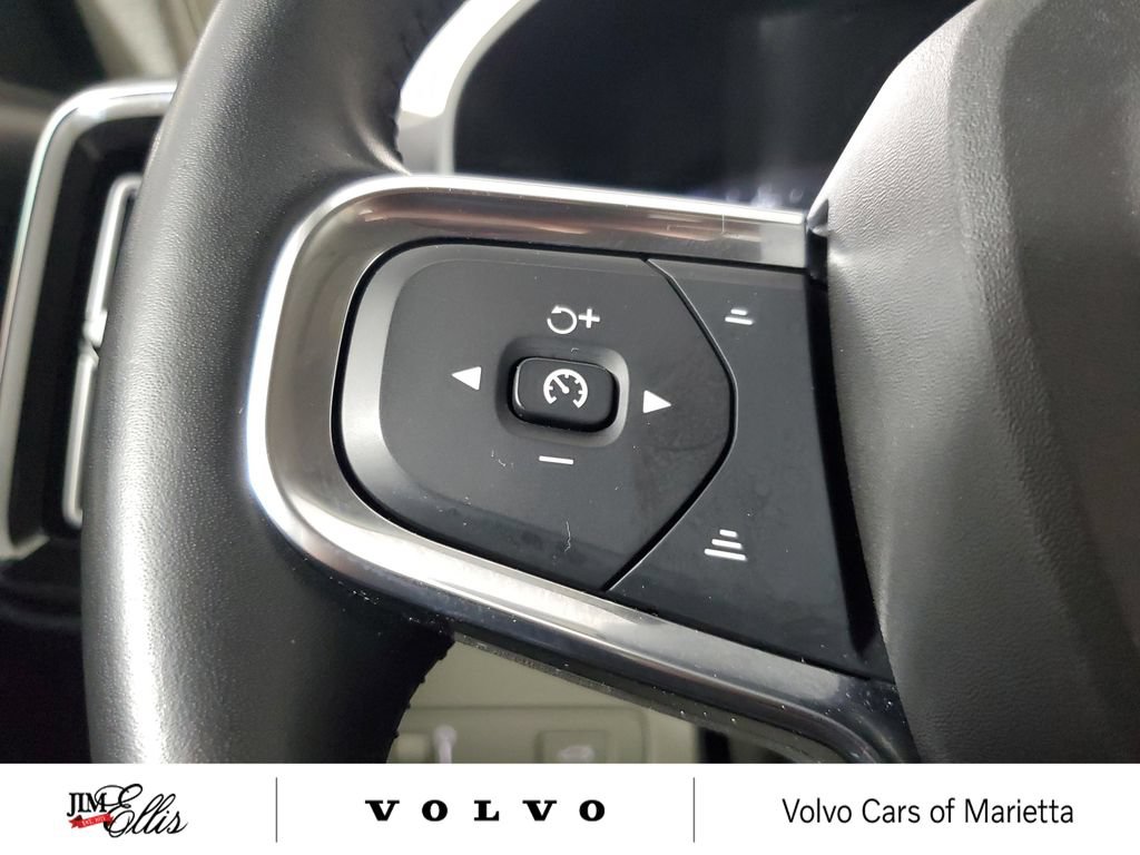 Used 2021 Volvo XC40 T5 Momentum w/ Climate Package AWD/4WD image 22