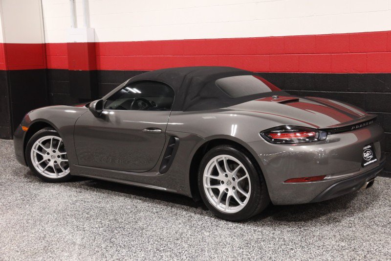 Used 2017 Porsche 718 Boxster RWD image 23