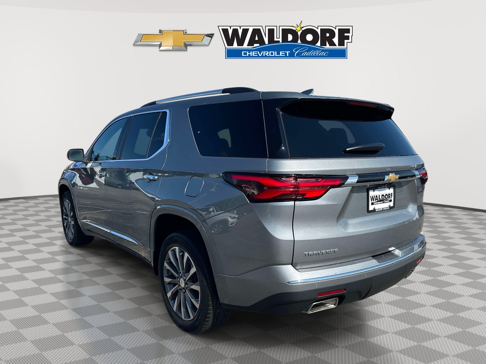 Used 2023 Chevrolet Traverse Premier w/ LPO, Floor Liner Package FWD image 4