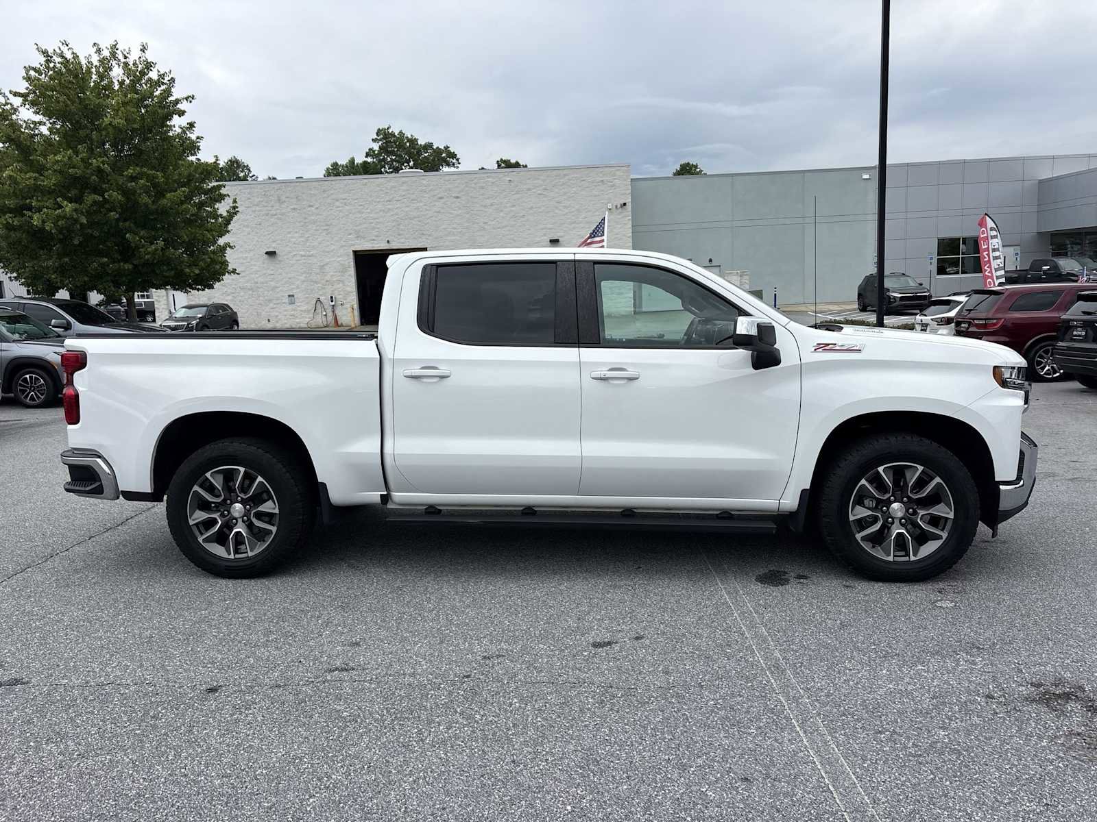 Used 2020 Chevrolet Silverado 1500 LT w/ All-Star Edition AWD/4WD image 5