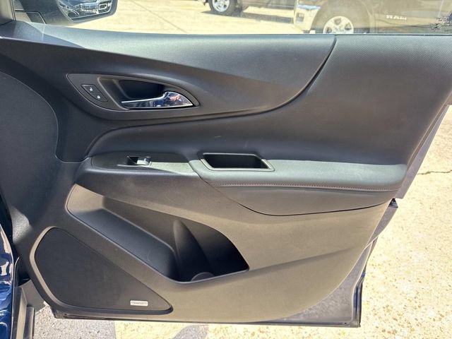 Used 2023 Chevrolet Equinox RS w/ RS Leather Package AWD/4WD image 17