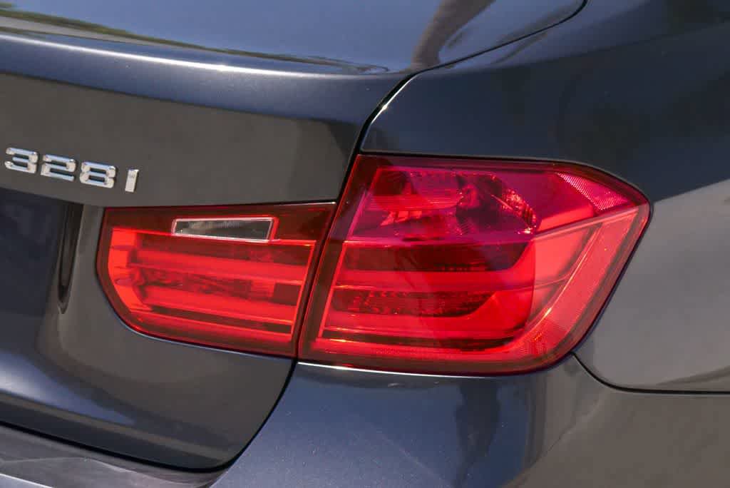Used 2013 BMW 328i Sedan RWD image 10