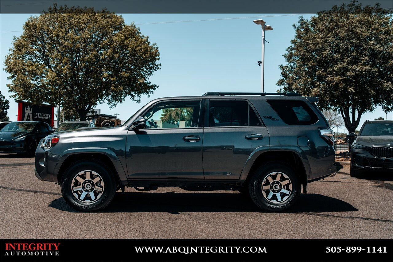 Used 2023 Toyota 4Runner TRD Off-Road Premium w/ Off Road Premium Plus Package AWD/4WD image 4