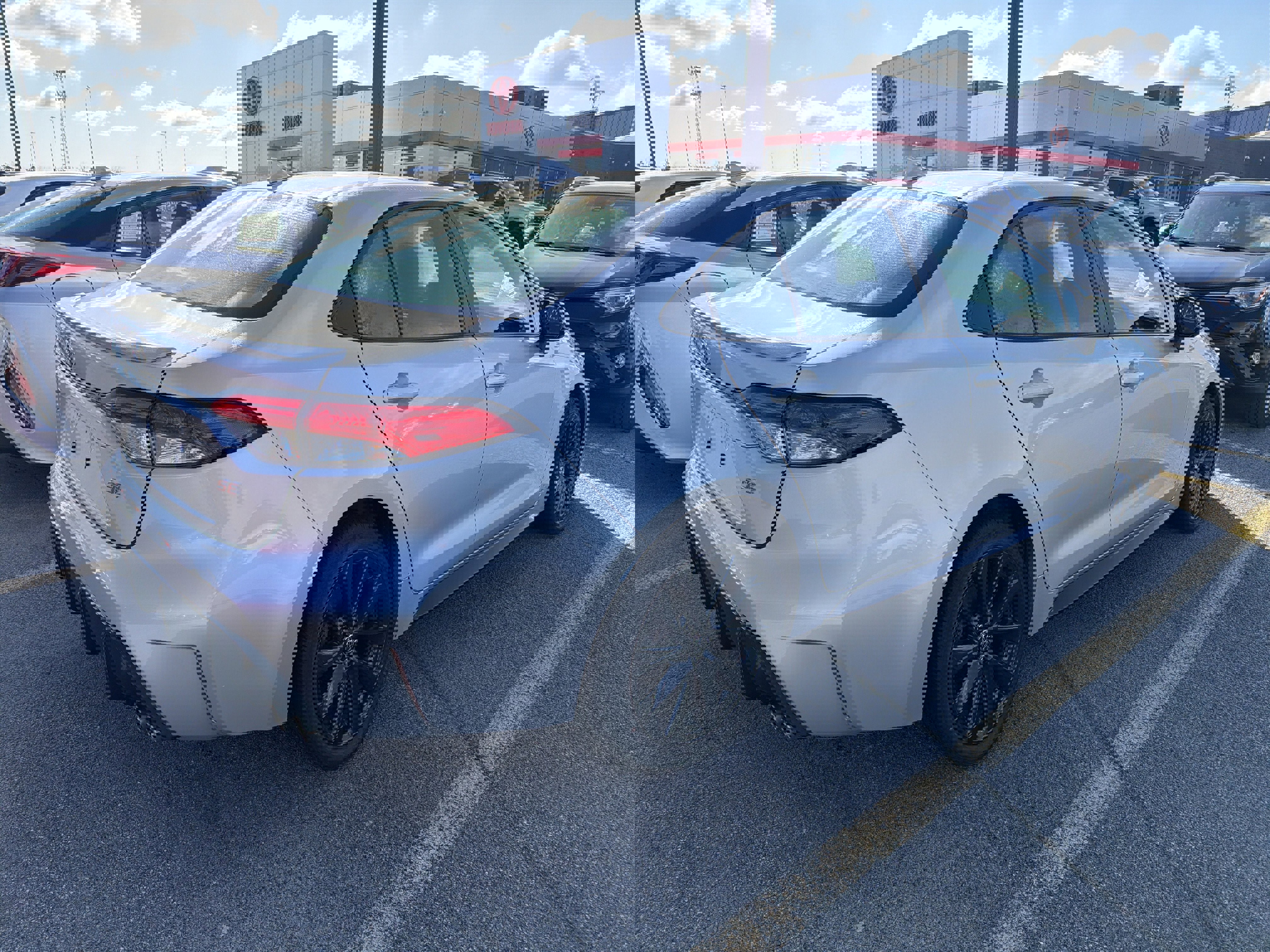 Used 2023 Toyota Corolla SE image 4