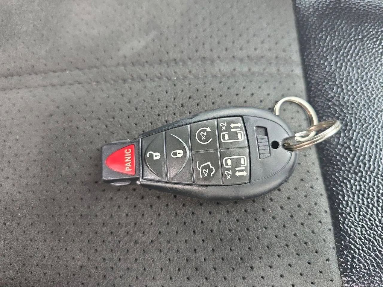 Used 2019 Dodge Grand Caravan SXT FWD image 26