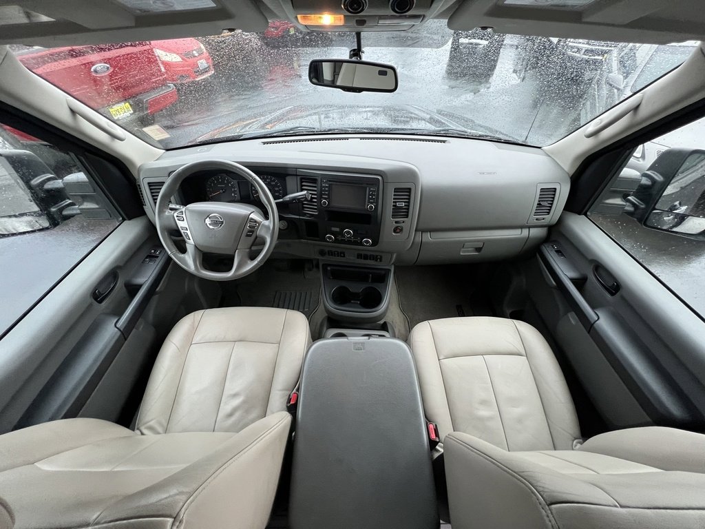 Used 2019 Nissan NV 3500 SL image 16