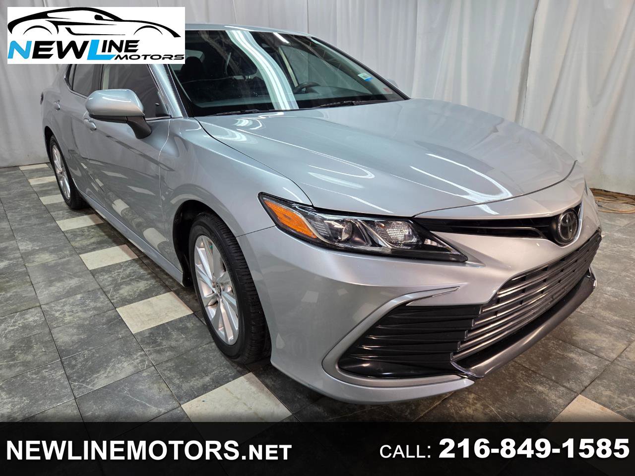 Used 2021 Toyota Camry LE image 1