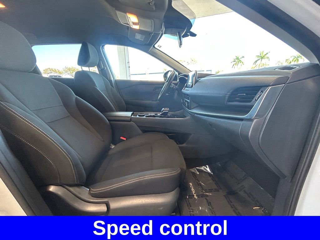 Used 2024 Nissan Rogue S AWD/4WD image 23