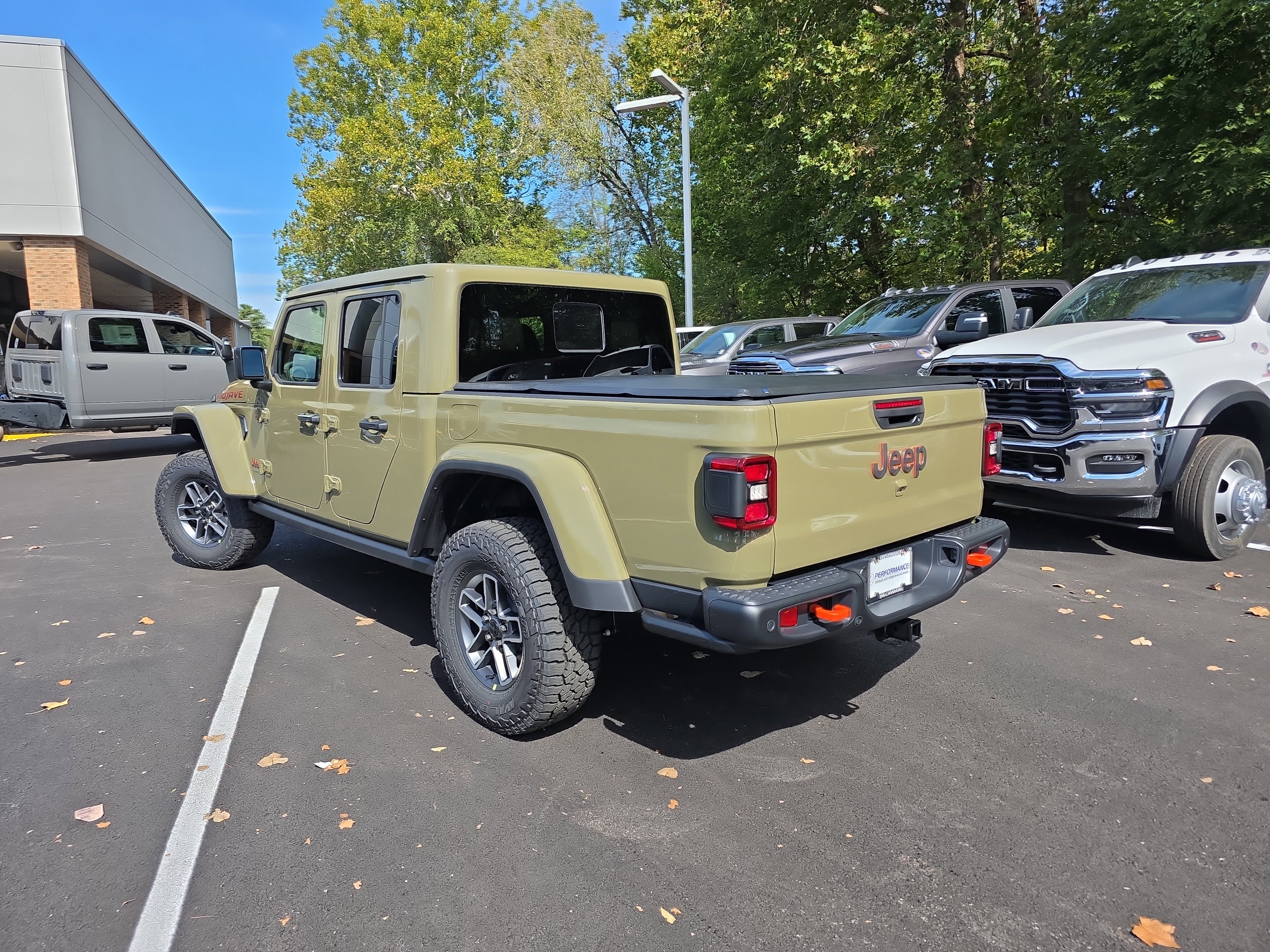 New 2025 Jeep Gladiator Mojave image 19