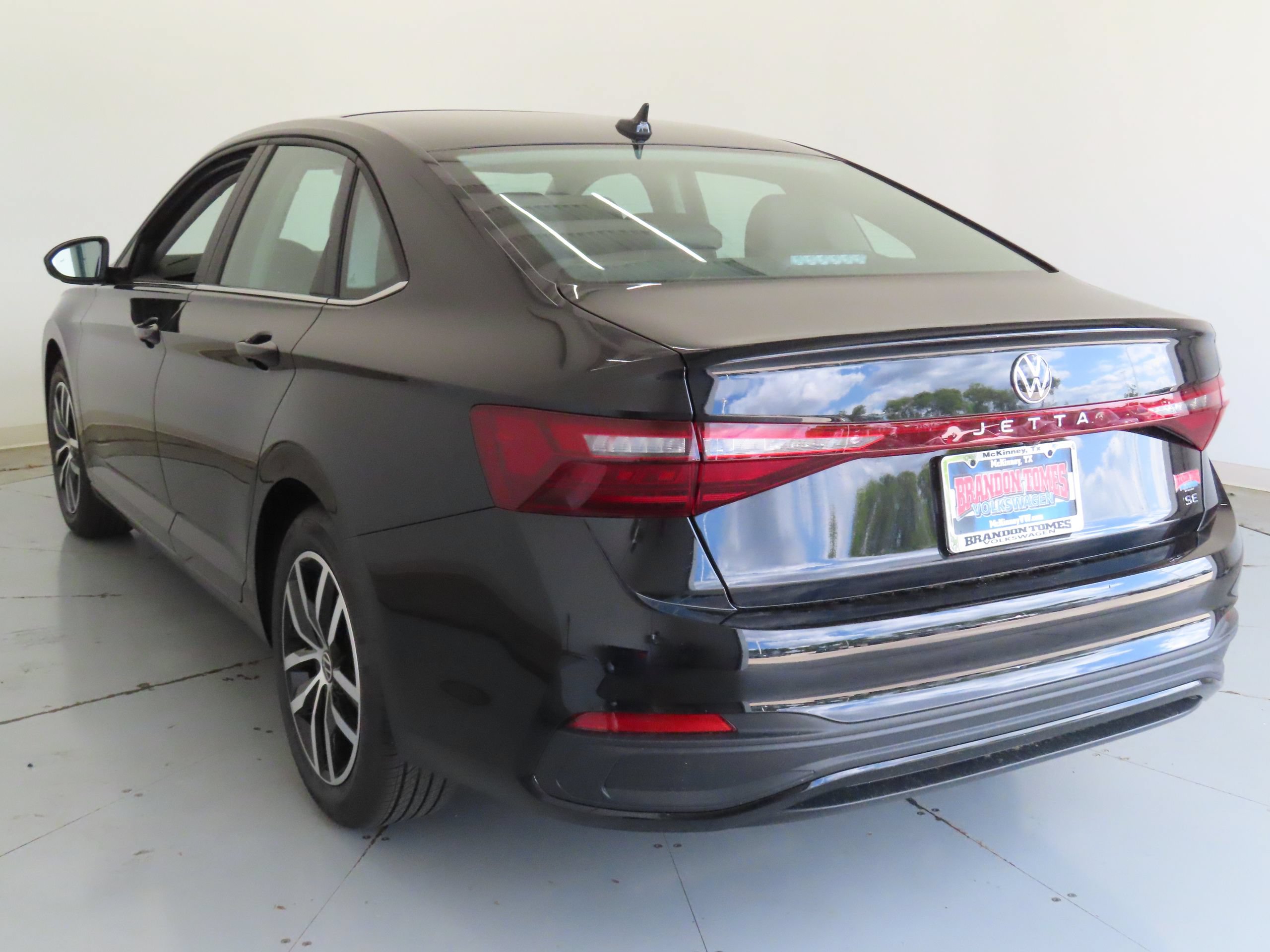 New 2026 Volkswagen Jetta SE FWD image 6