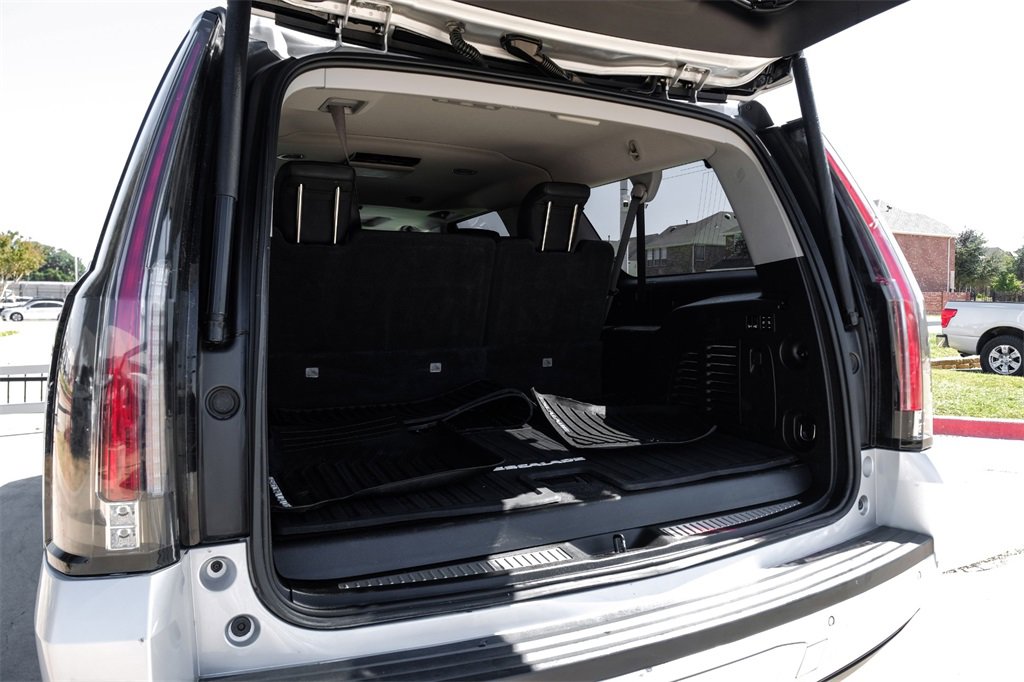 Used 2019 Cadillac Escalade ESV Luxury image 60