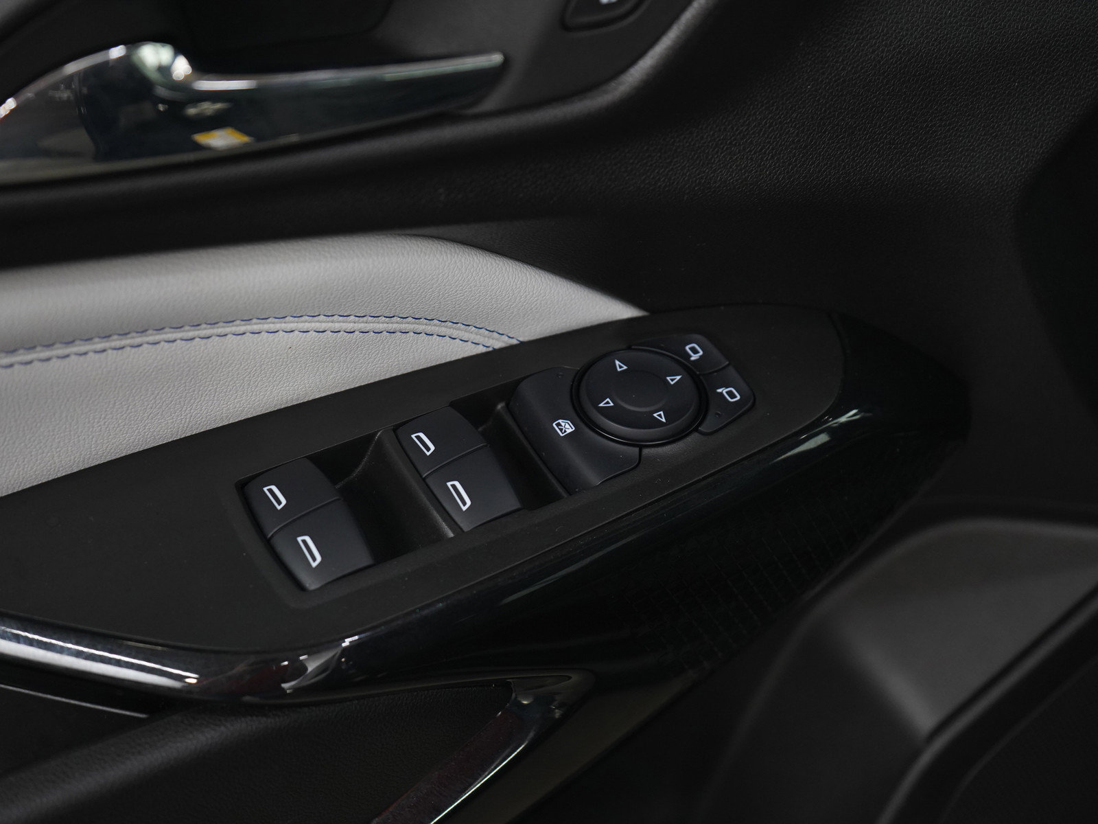 Used 2024 Chevrolet Trax LT w/ Sunroof Package image 19