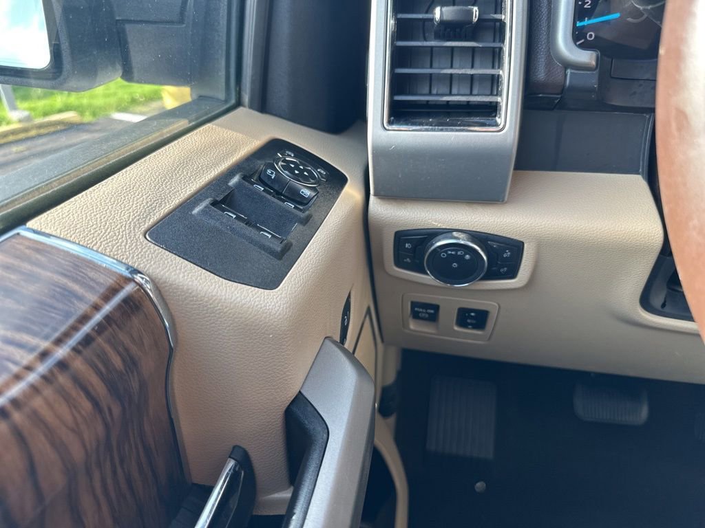 Used 2020 Ford F150 Lariat w/ FX4 Off-Road Package image 17