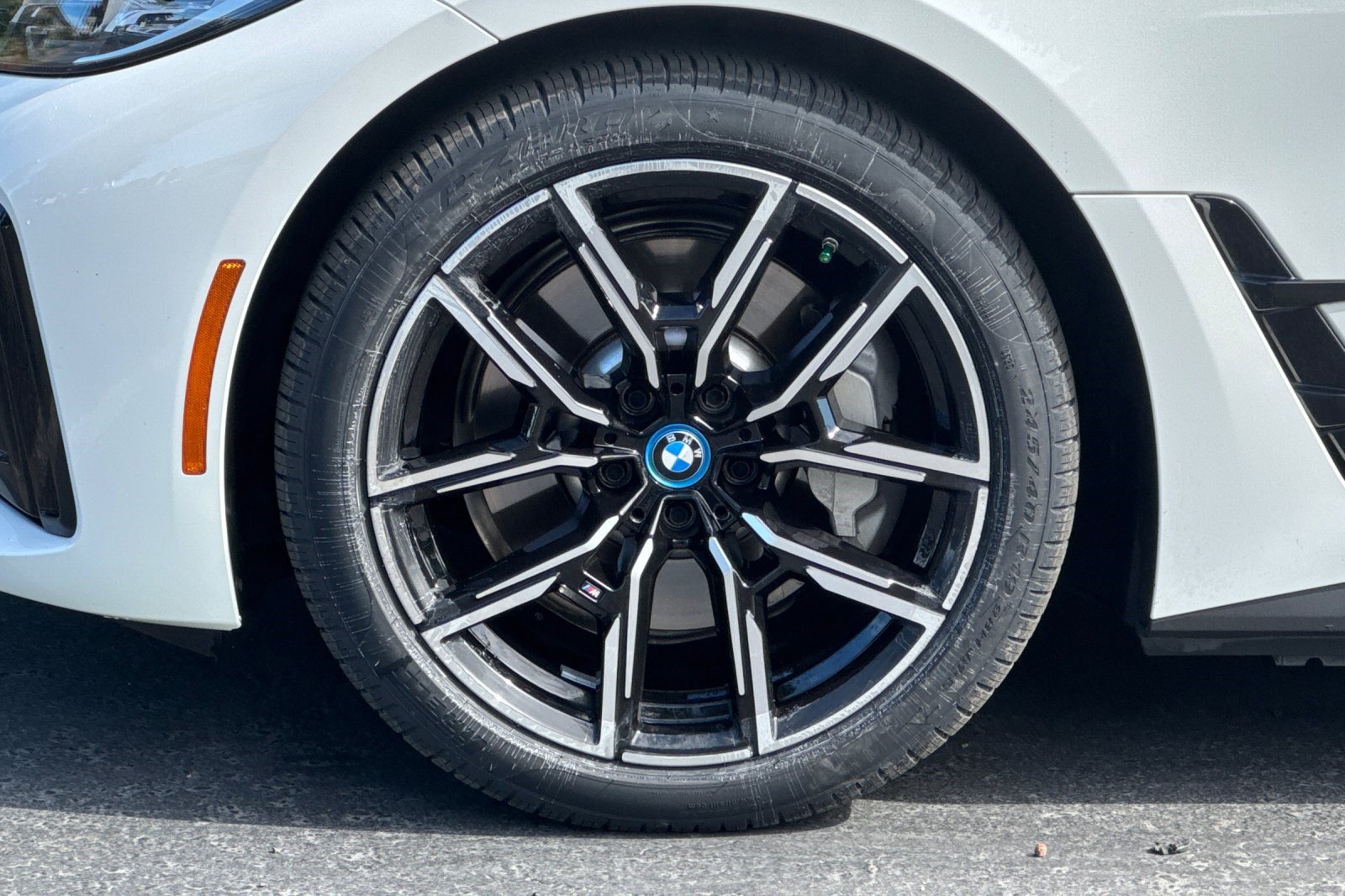 Used 2023 BMW i4 eDrive40 w/ M Sport Package RWD image 37
