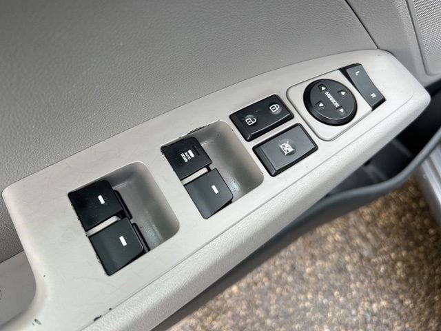 Used 2019 Hyundai Elantra SE image 12