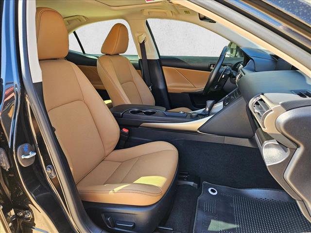 Used 2020 Lexus IS 300 image 21