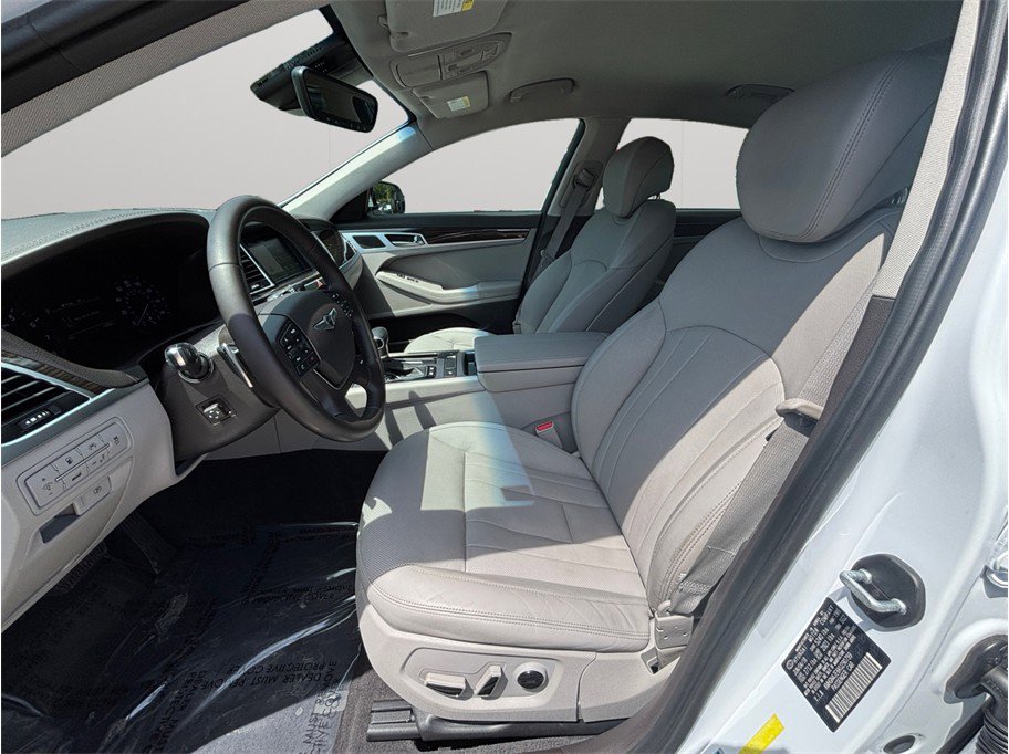 Used 2019 Genesis G80 3.8 RWD image 2