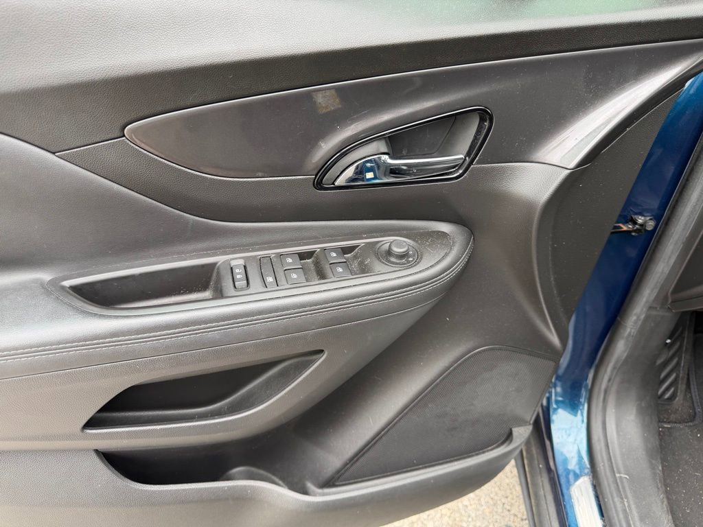 Used 2020 Buick Encore Preferred w/ Safety Package FWD image 22