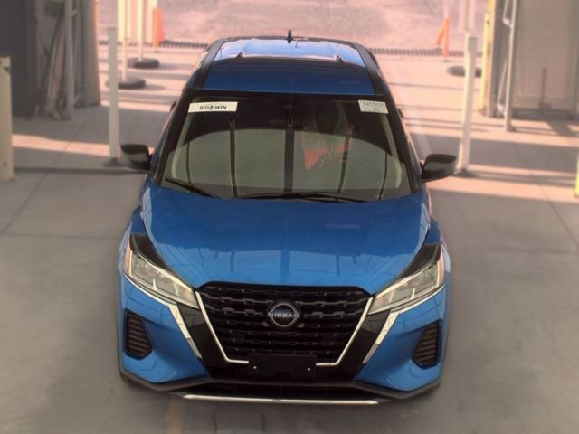 Used 2025 Nissan Kicks Play S FWD image 2
