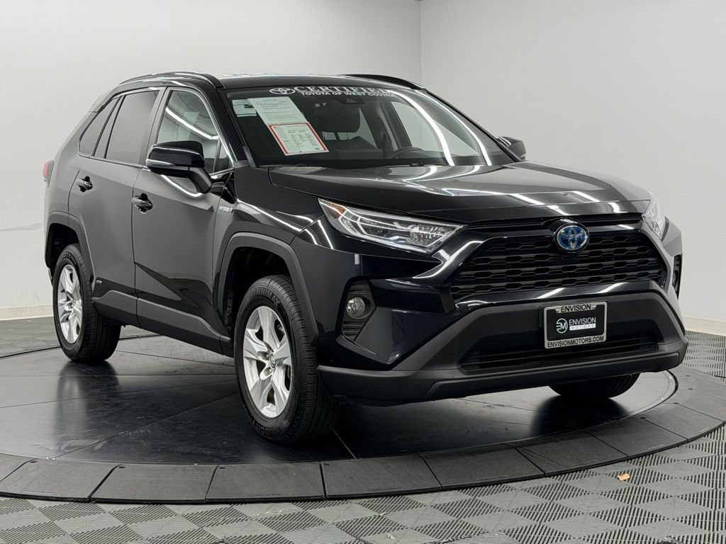 Used 2021 Toyota RAV4 XLE w/ Carpet Mat Package (TMS) AWD/4WD image 8