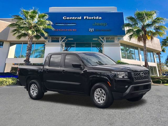 Used 2024 Nissan Frontier SV image 2