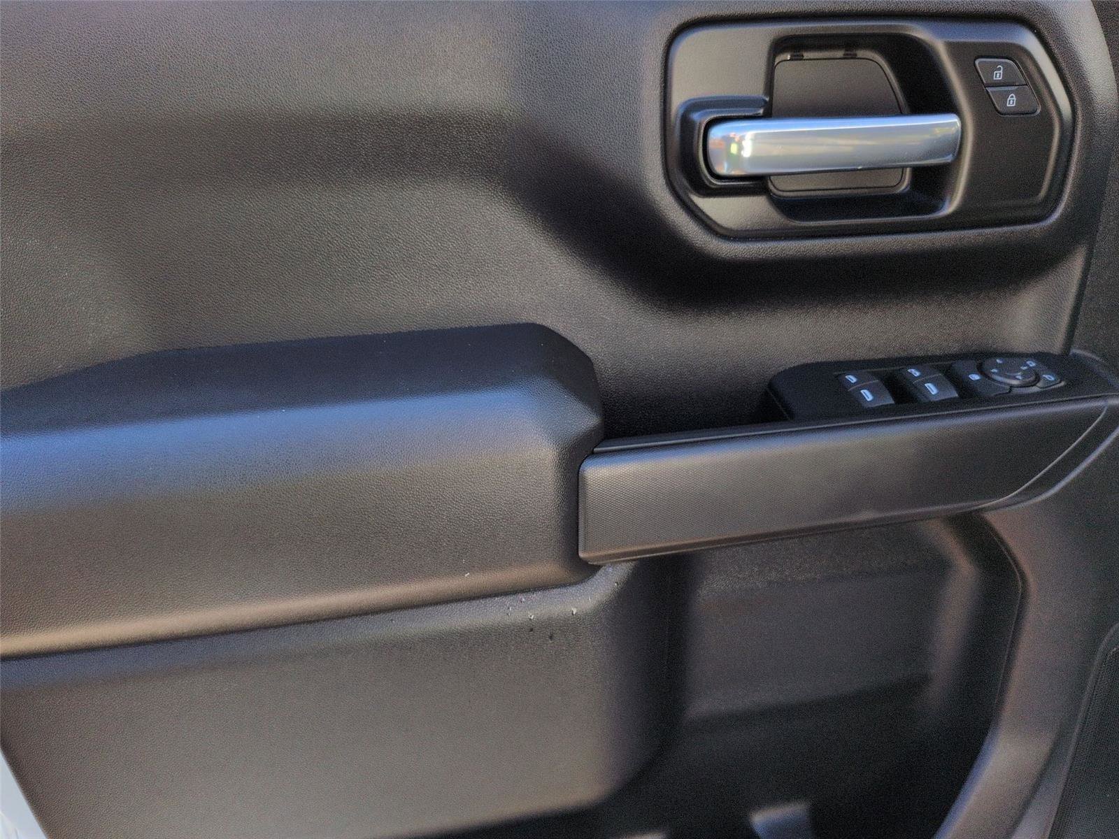 Used 2023 Chevrolet Silverado 1500 Custom image 11