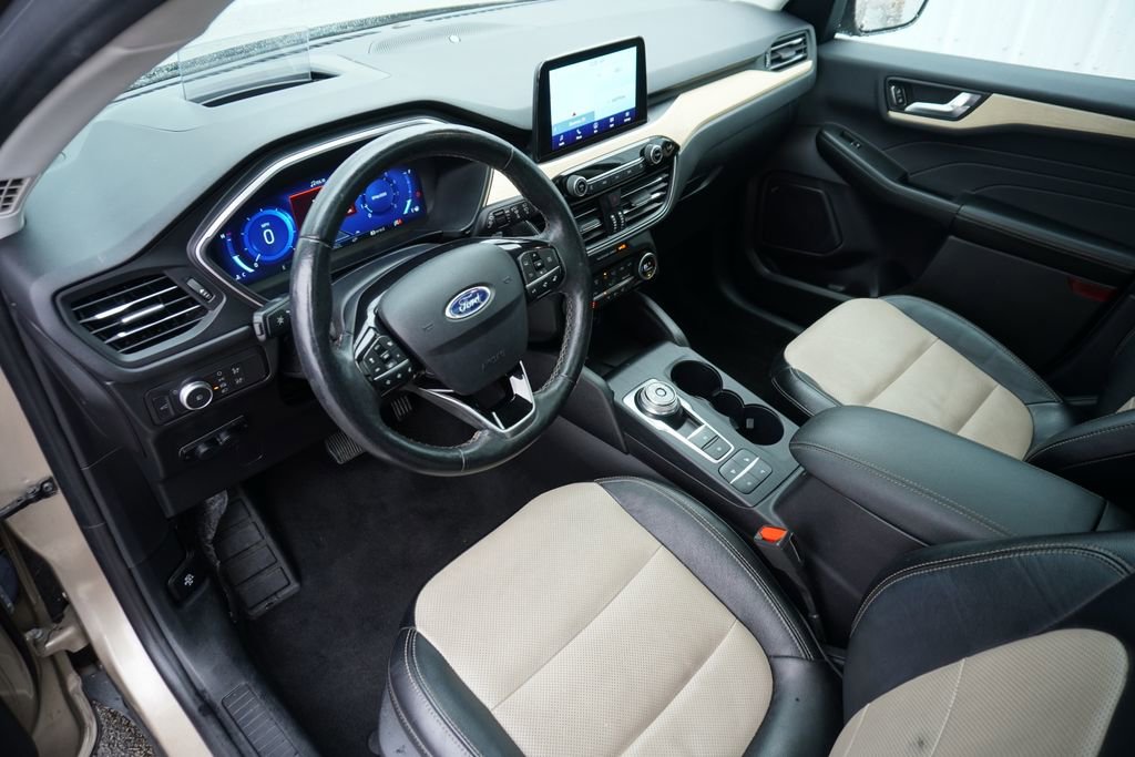 Used 2021 Ford Escape Titanium w/ Titanium Elite Package image 13