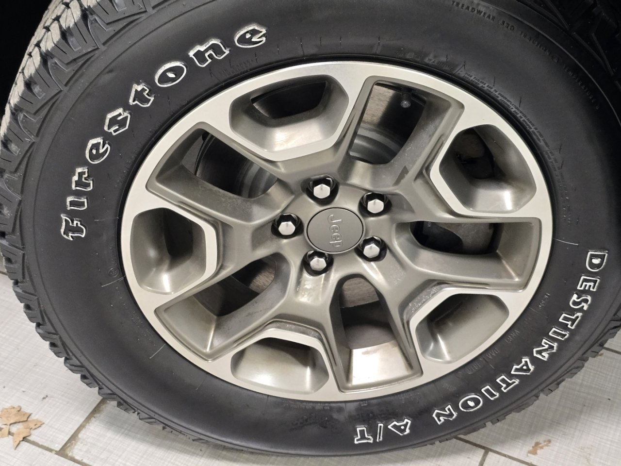 Used 2020 Jeep Cherokee Trailhawk AWD/4WD image 6