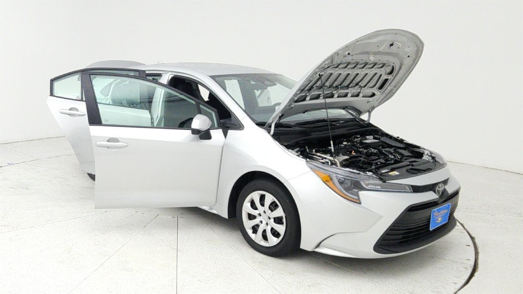 Used 2025 Toyota Corolla LE FWD image 9