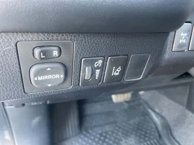 Used 2018 Toyota RAV4 XLE AWD/4WD image 25