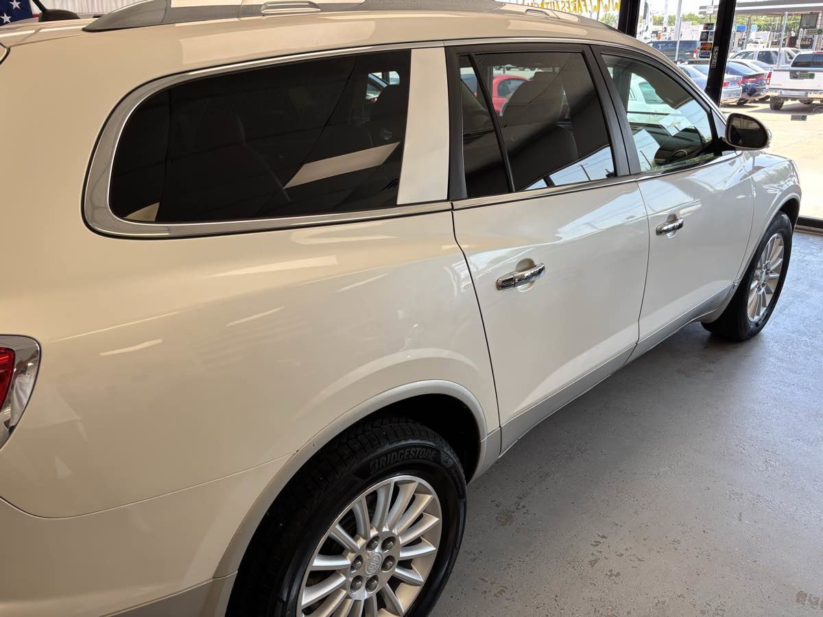 Used 2009 Buick Enclave CXL w/ Driver Confidence Package image 12