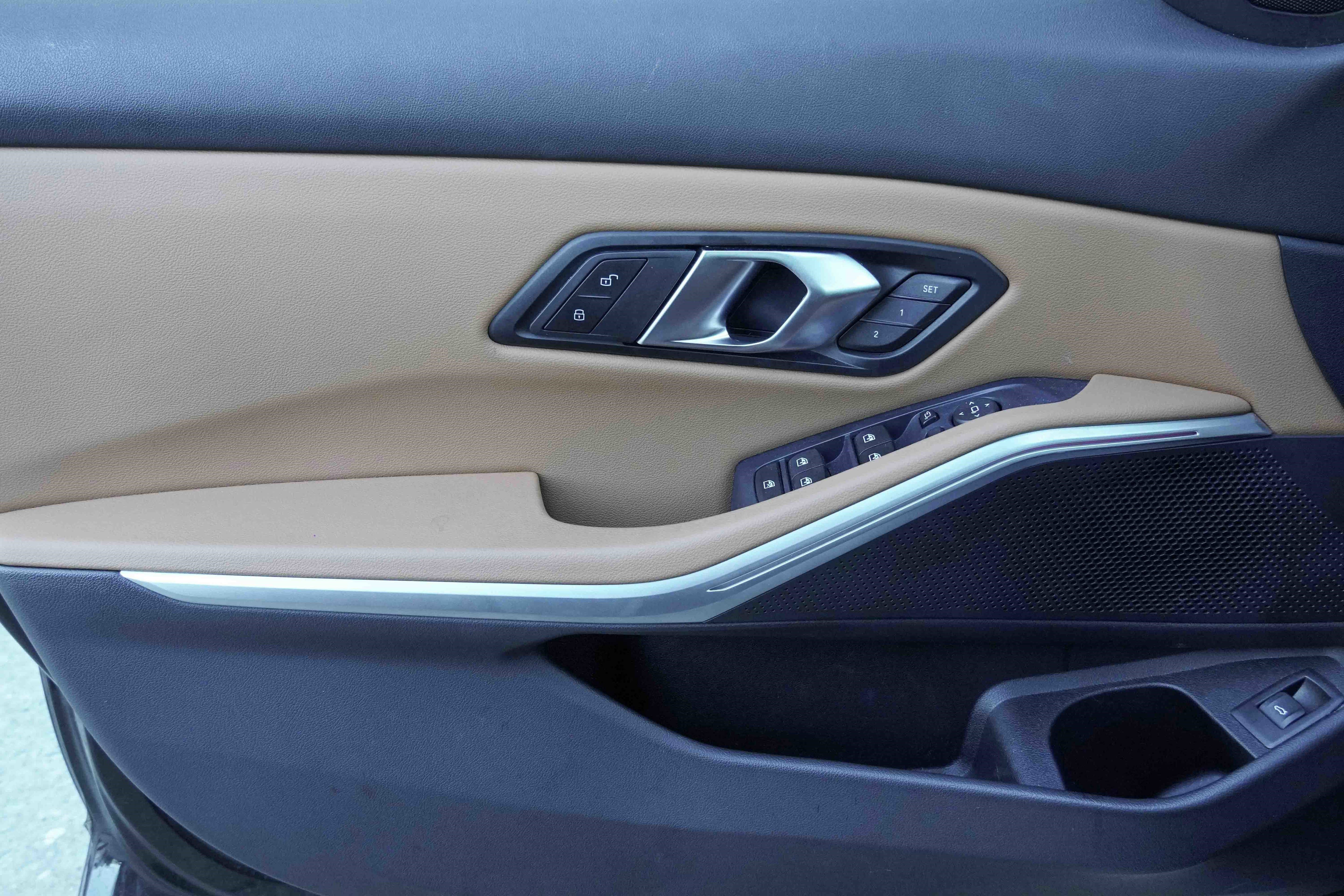 Used 2024 BMW 330i Sedan w/ Convenience Package image 30