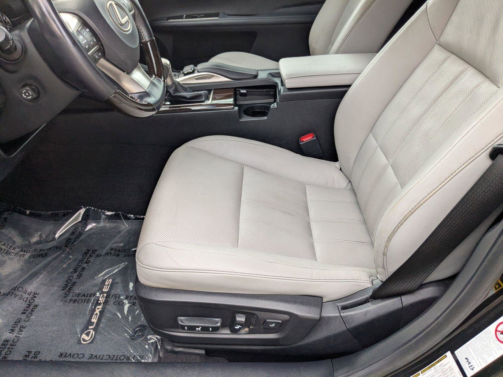 Used 2016 Lexus ES 350 w/ Luxury Package w/Wood Trim FWD image 5