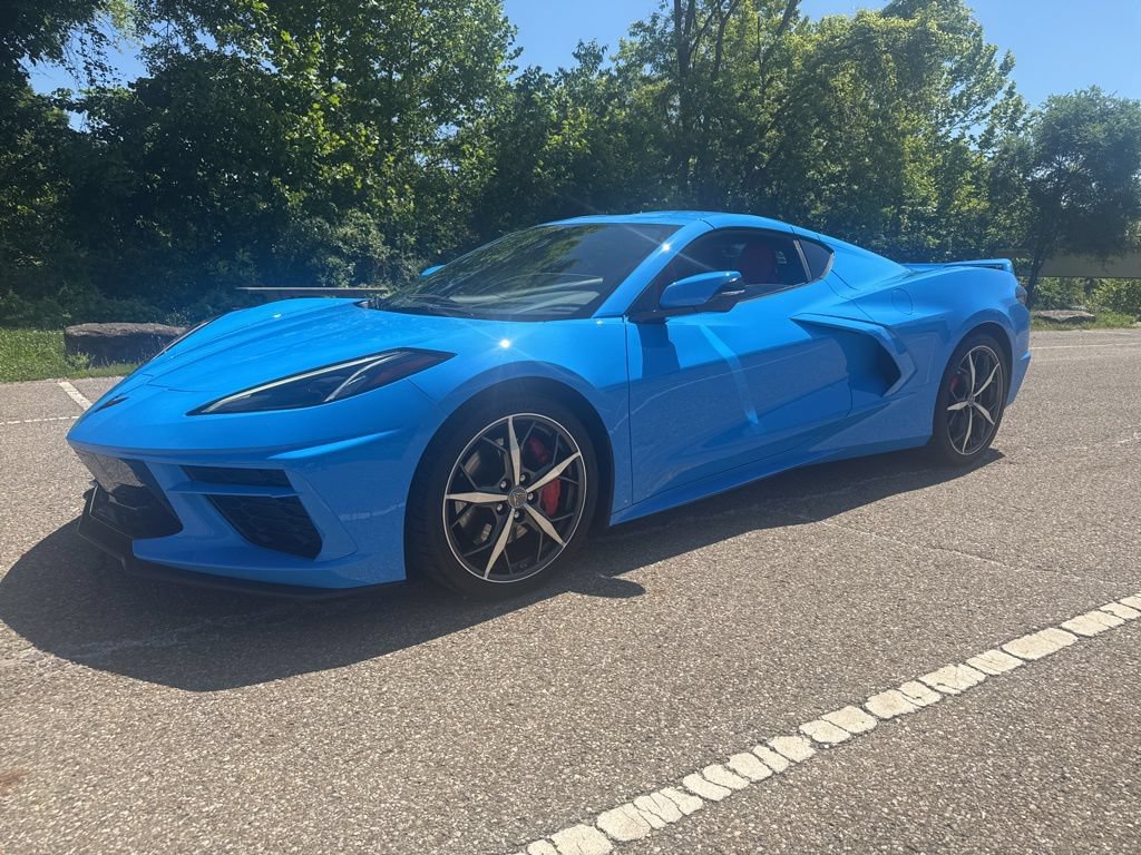 Used 2022 Chevrolet Corvette Stingray Premium Cpe w/ Z51 Performance Package RWD image 2