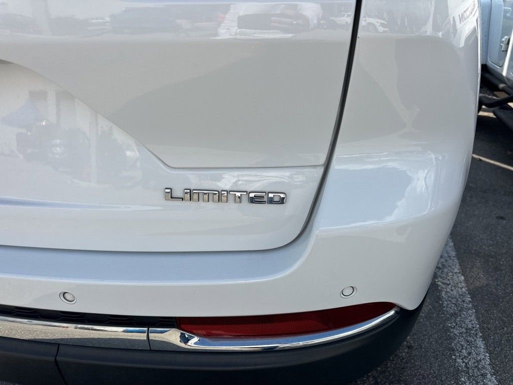 Used 2023 Jeep Grand Cherokee Limited image 11