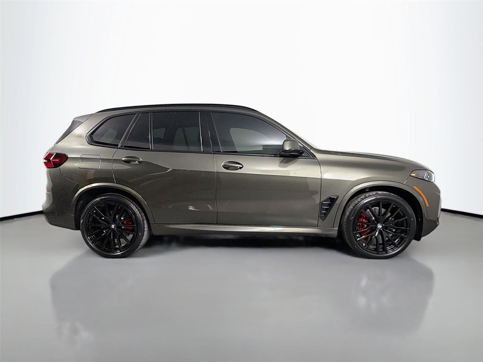 New 2026 BMW X5 xDrive40i w/ M Sport Package AWD/4WD image 4