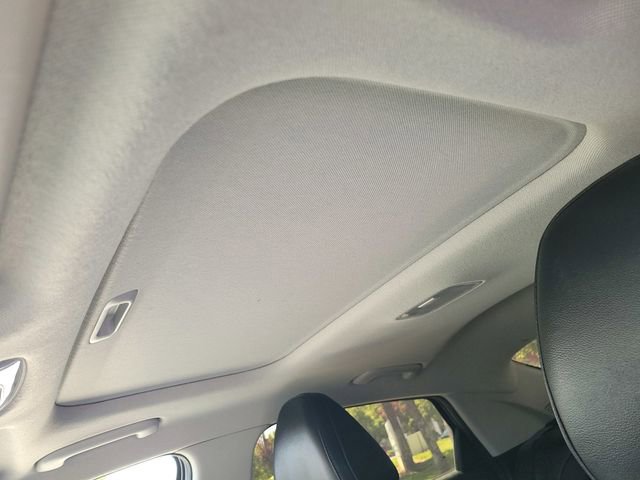 Used 2022 Hyundai Elantra Limited w/ Preferred Accessory Package FWD image 20