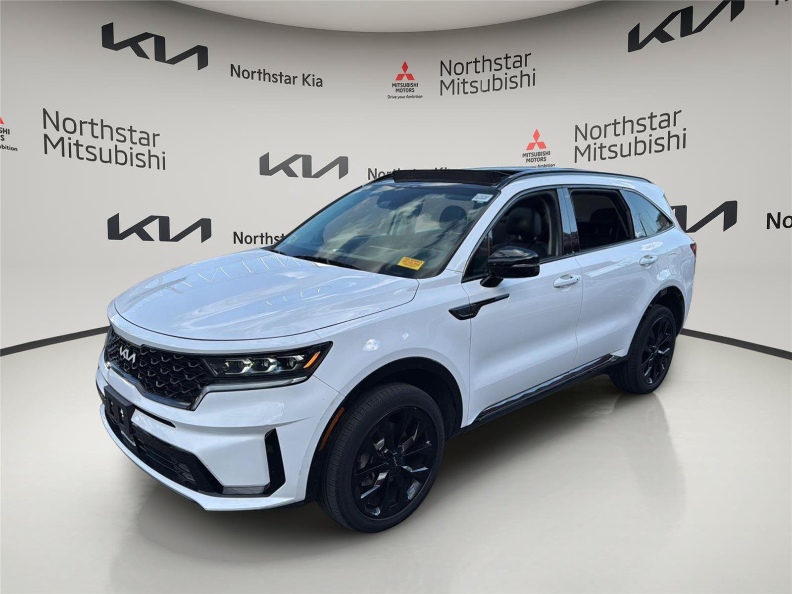 Used 2023 Kia Sorento SX AWD/4WD image 1