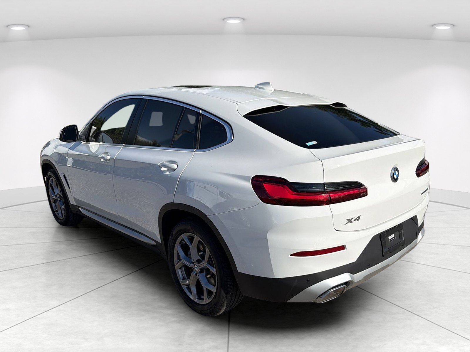 Certified 2025 BMW X4 xDrive30i AWD/4WD image 6