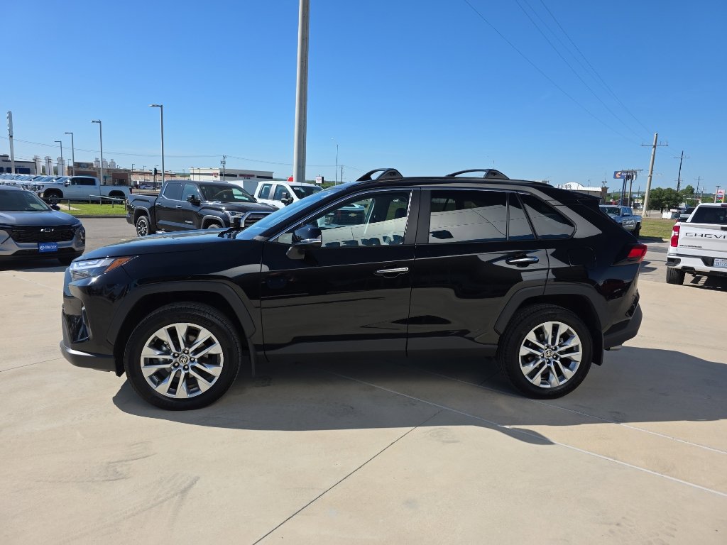 Used 2025 Toyota RAV4 Limited image 4