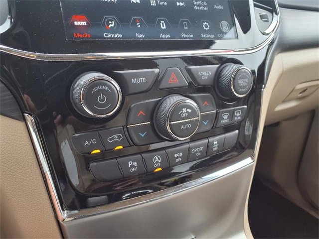 Used 2022 Jeep Grand Cherokee Laredo E image 20