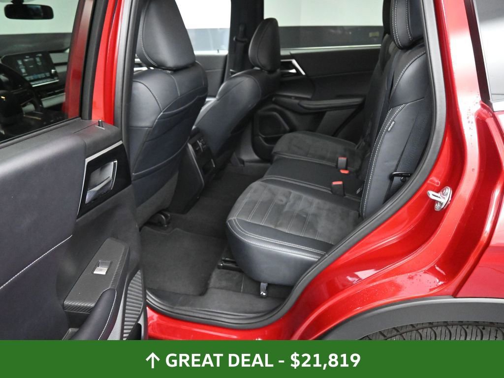 Used 2024 Mitsubishi Outlander SE image 18
