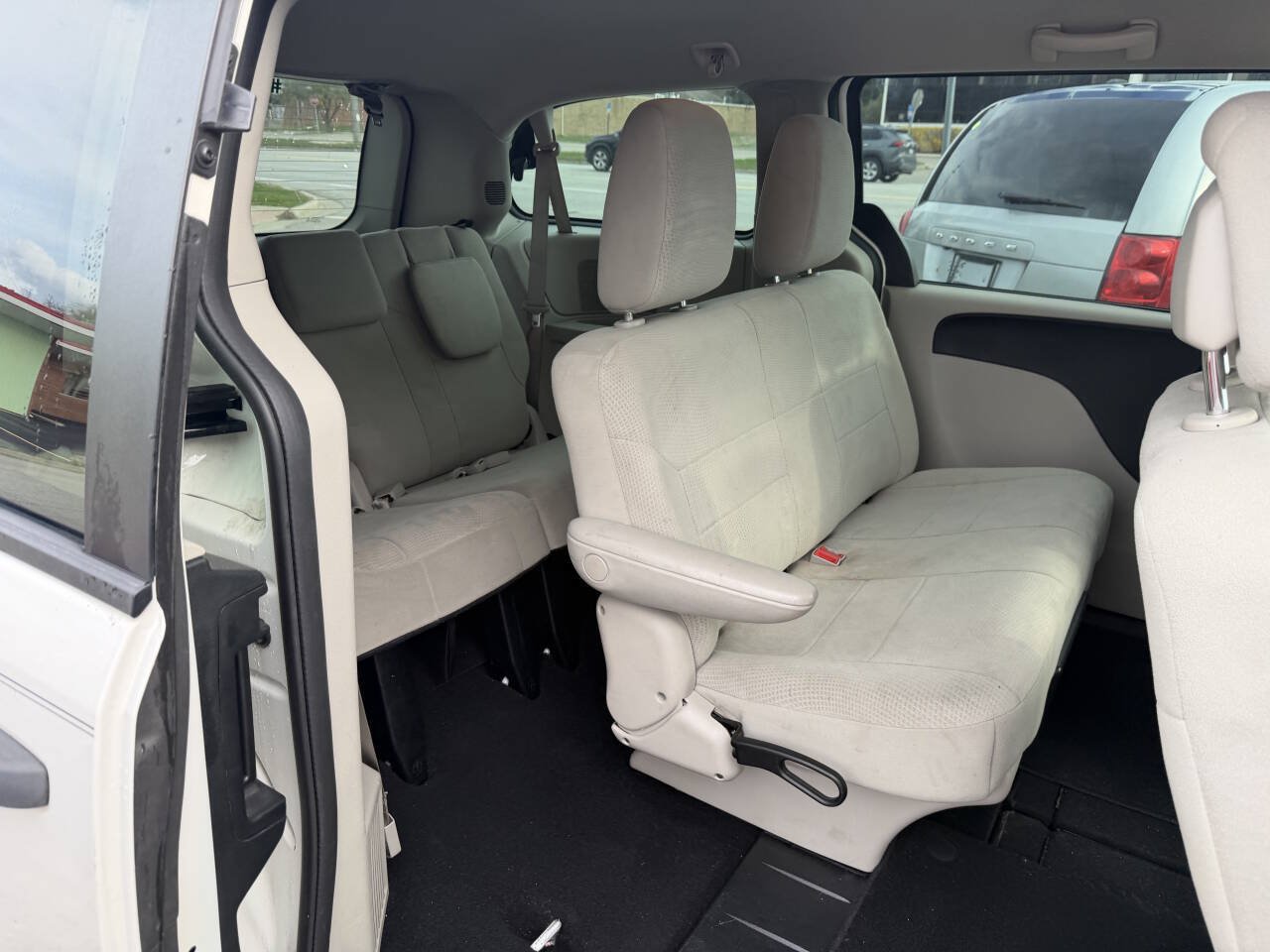 Used 2013 Dodge Grand Caravan American Value Package FWD image 19