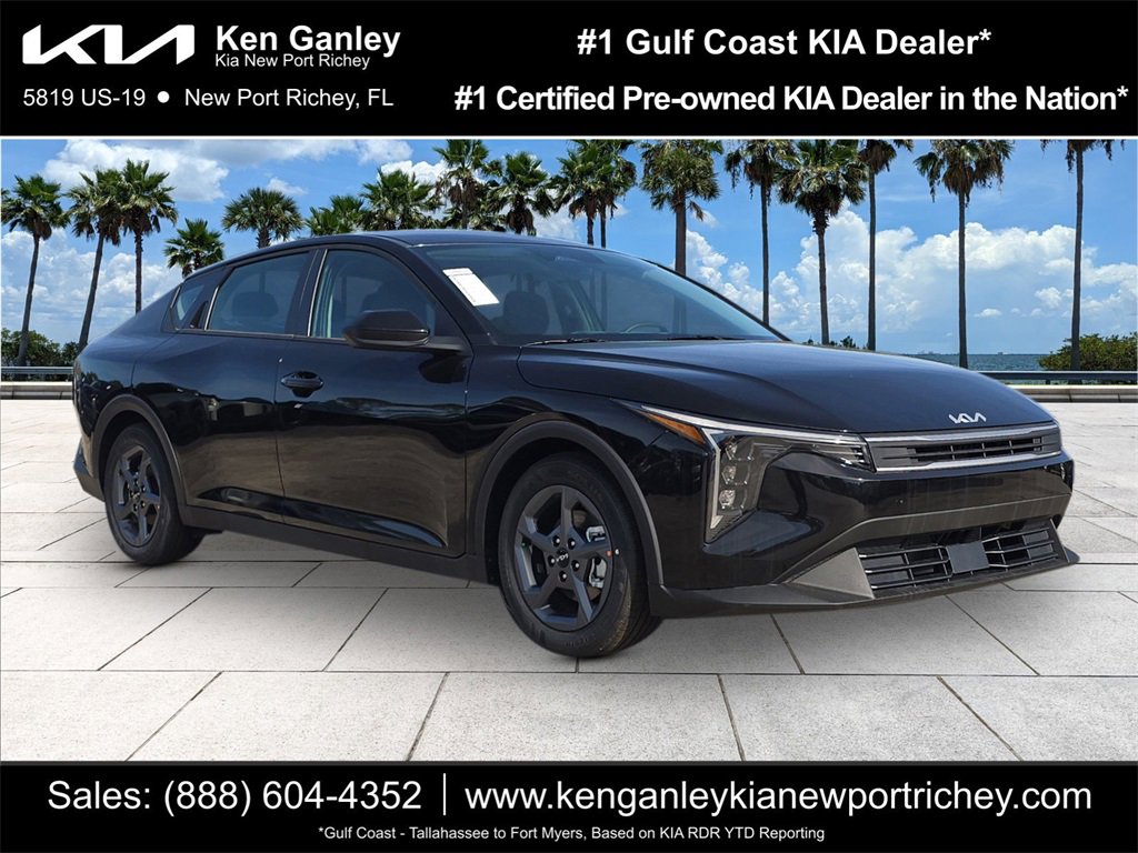 New 2025 Kia K4 LXS image 1