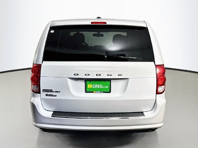 Used 2018 Dodge Grand Caravan SE w/ UConnect Hands-Free Group FWD image 8